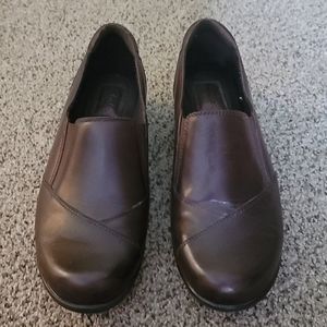 Ladies Clark's shoes size 9 WIDE.